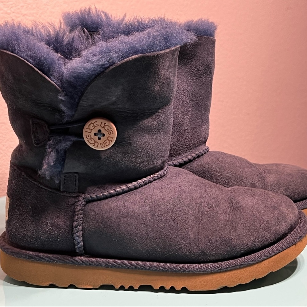 Navy Bailey Button Uggs